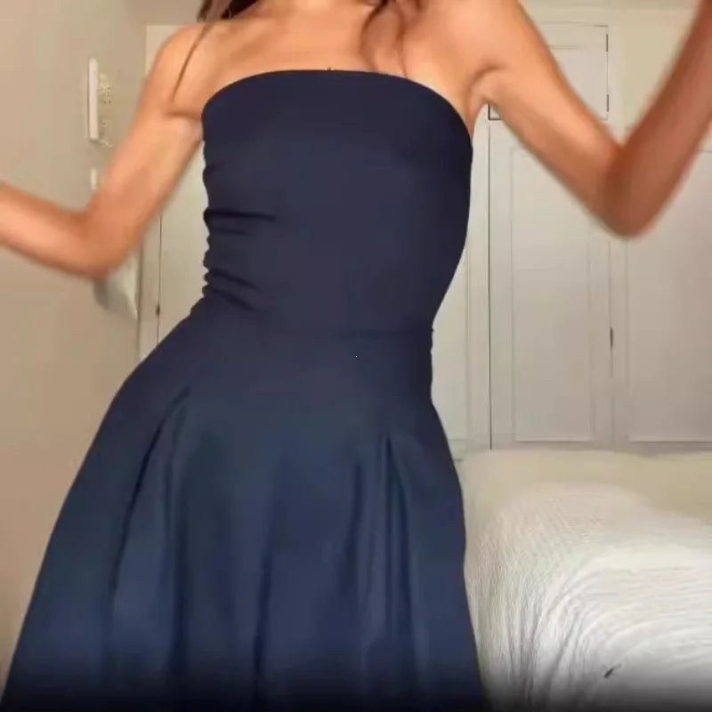 Marina – Elegant and Fluid in Navy Blue